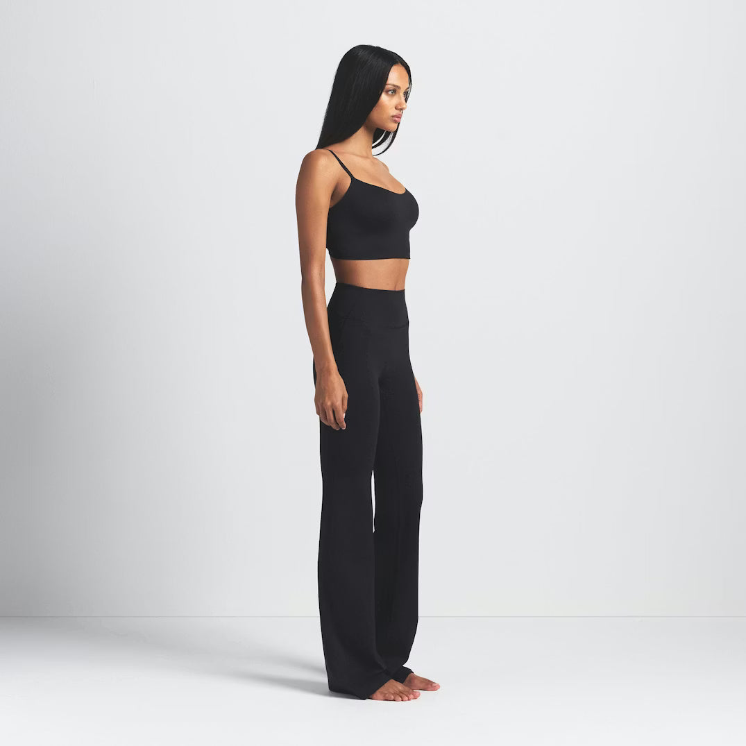 Matte Slim Flare Legging